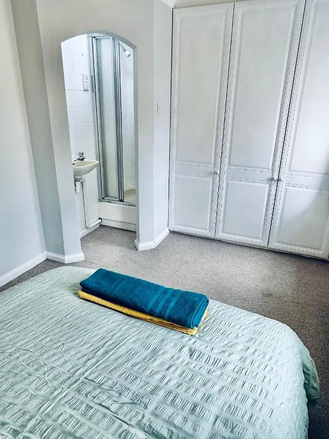 Place2Stay Central Brighton Free Parking 3 Bed House 0*,  영국